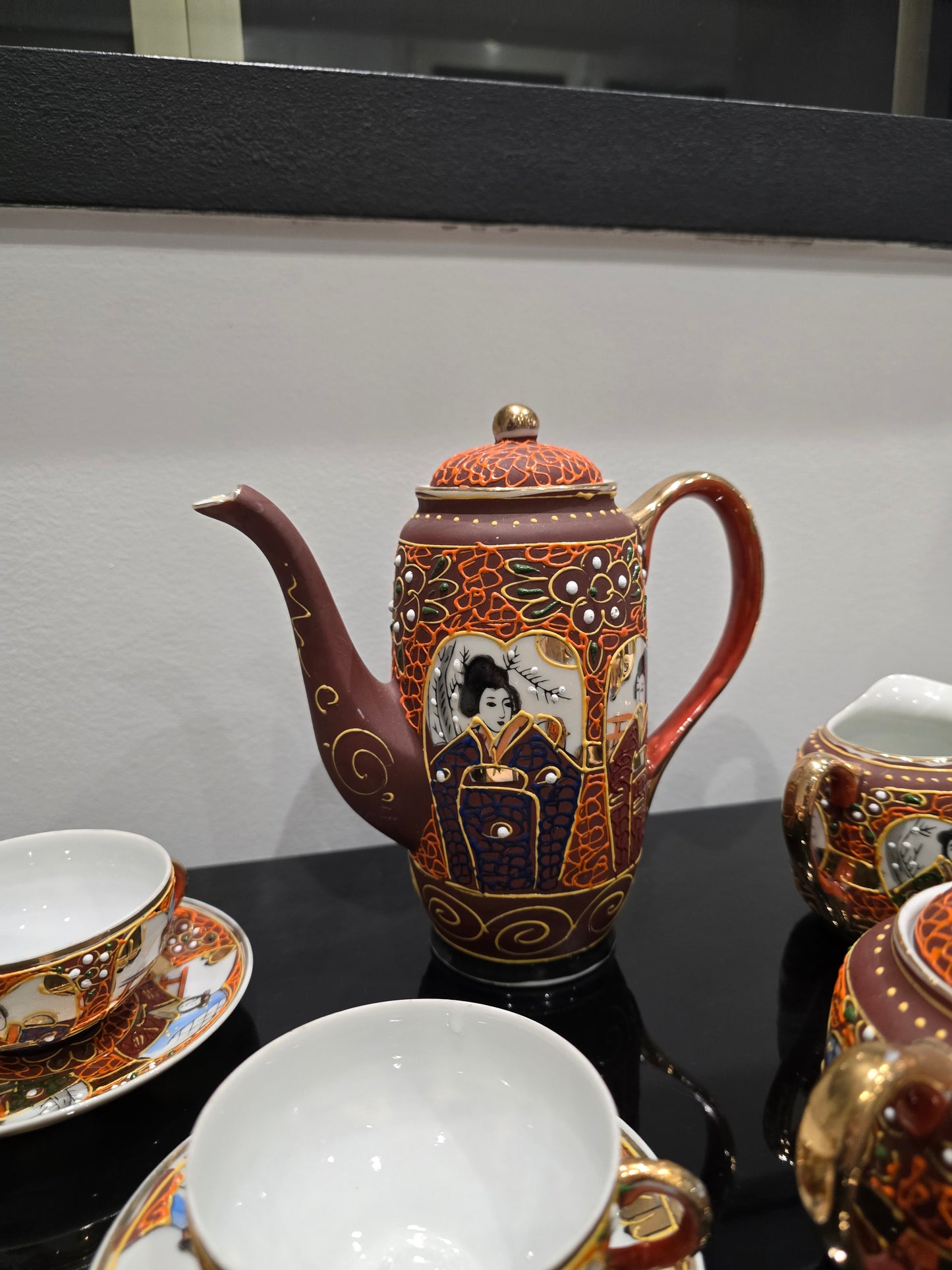 Service à café ou thé japonais en porcelaine Satsuma – Décor personnages – Ensemble complet peint main