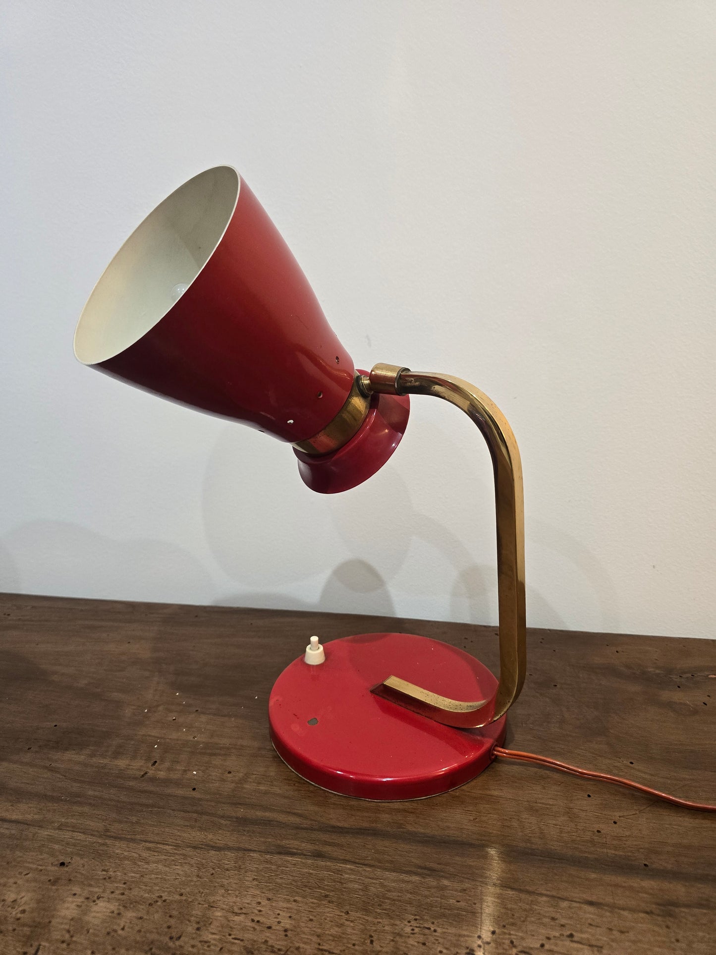Lampe de bureau vintage style diabolo, rouge et laiton – années 50/60