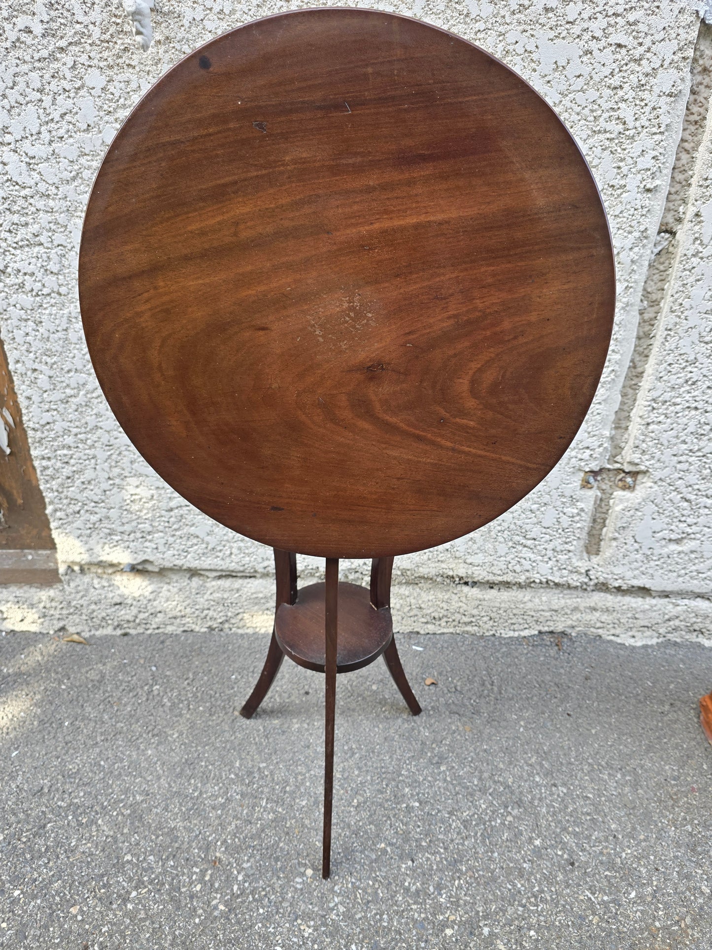 Guéridon tripode en acajou, à plateau basculant – Époque Directoire / début XIXᵉ siècle