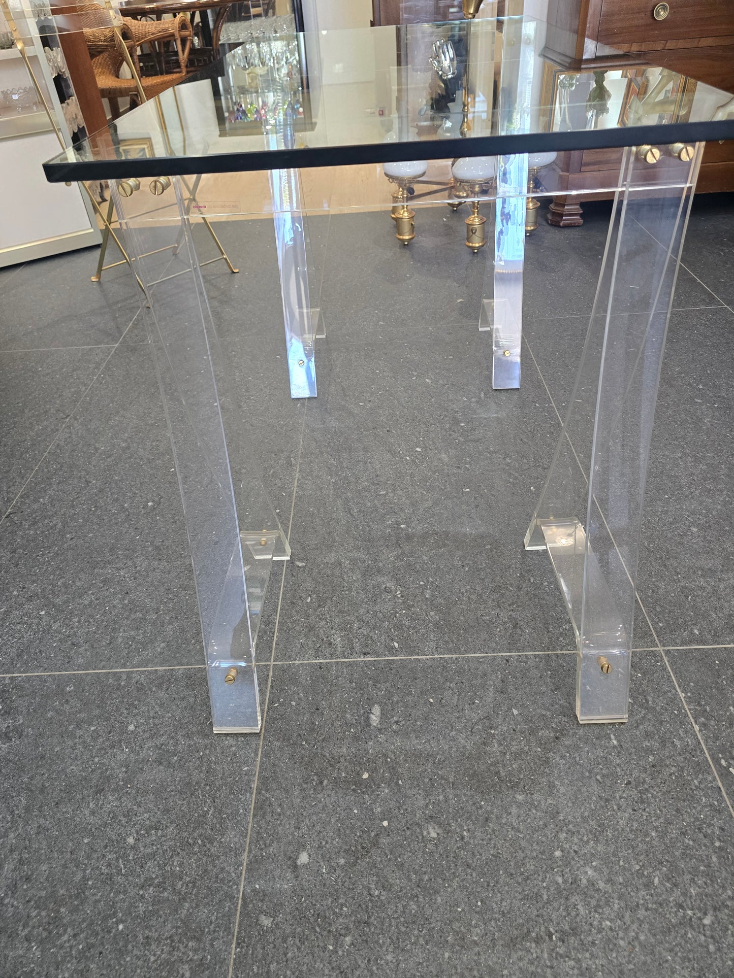 Marais International – Table & 2 chaises « Les Invisibles de Marais »