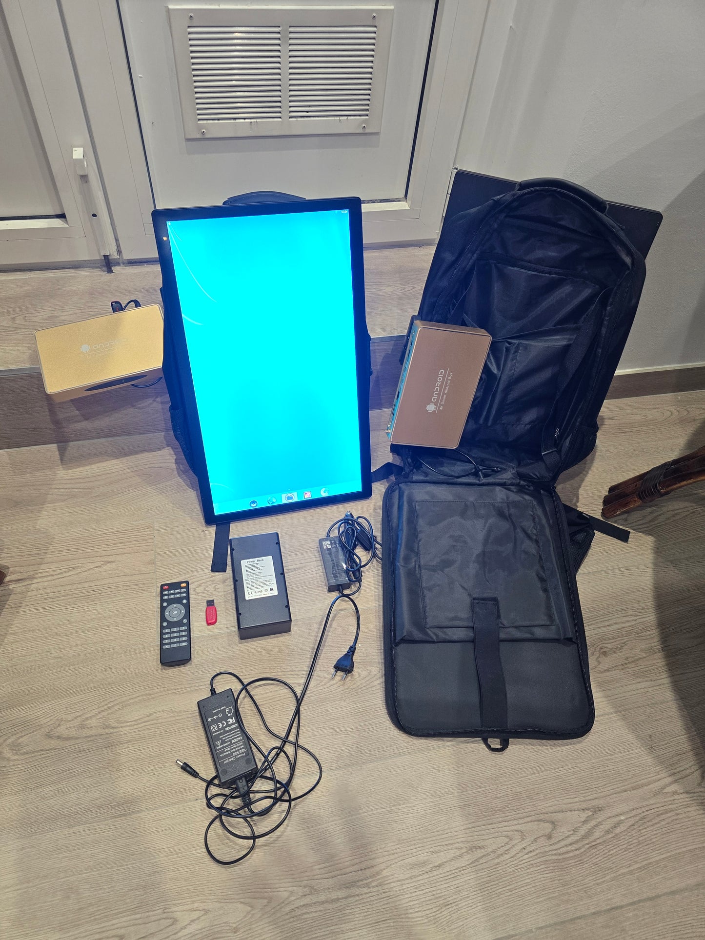 2 Sac à dos écran publicitaire numérique – Écran HD4k Android 22" – Complet