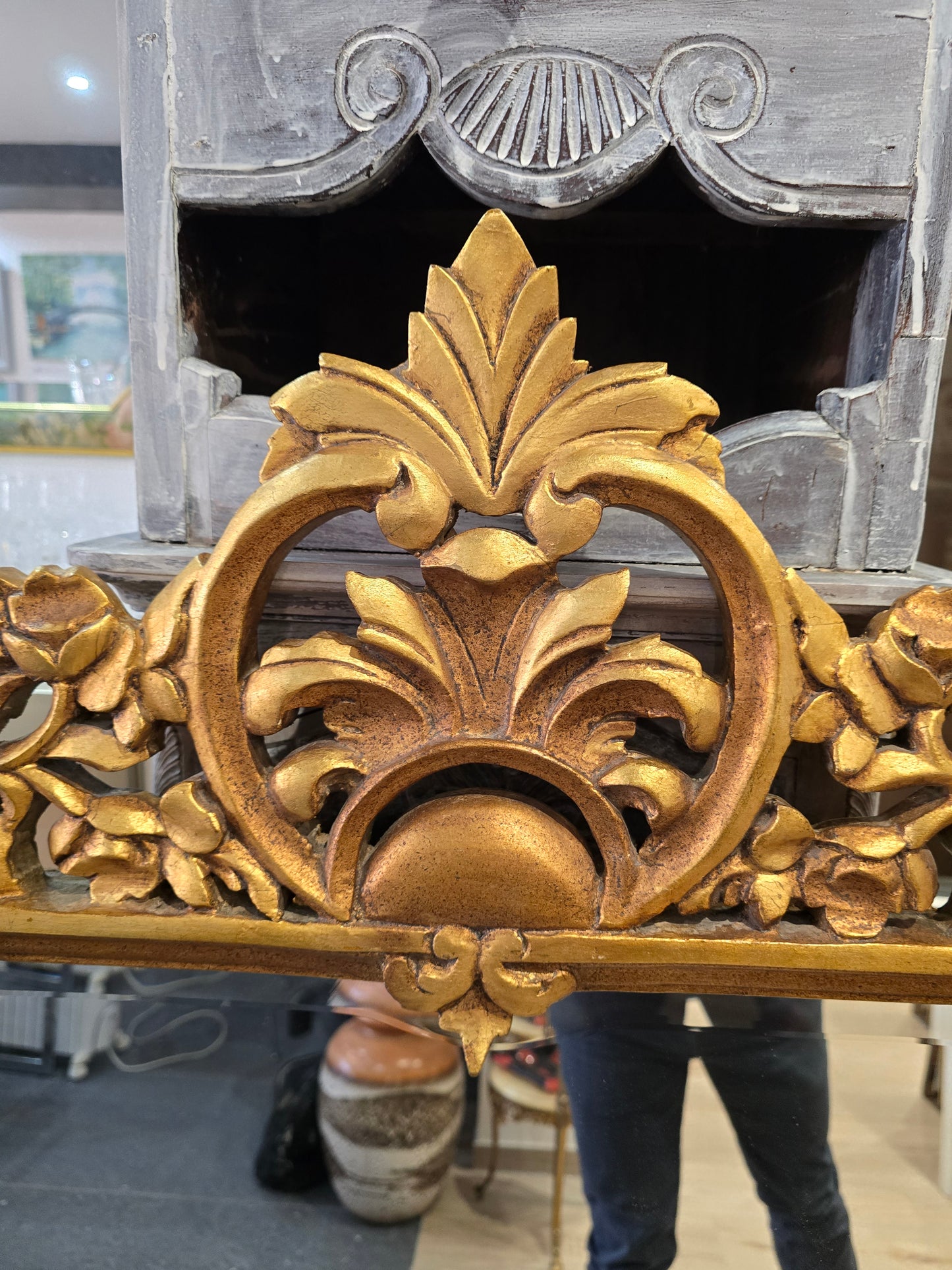 Grand miroir ancien en bois sculpté et doré (1m52)– Style Louis XV