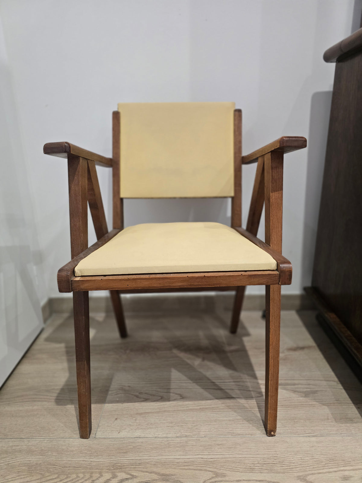 Fauteuil vintage moderniste – scandinave années 1950-1960
