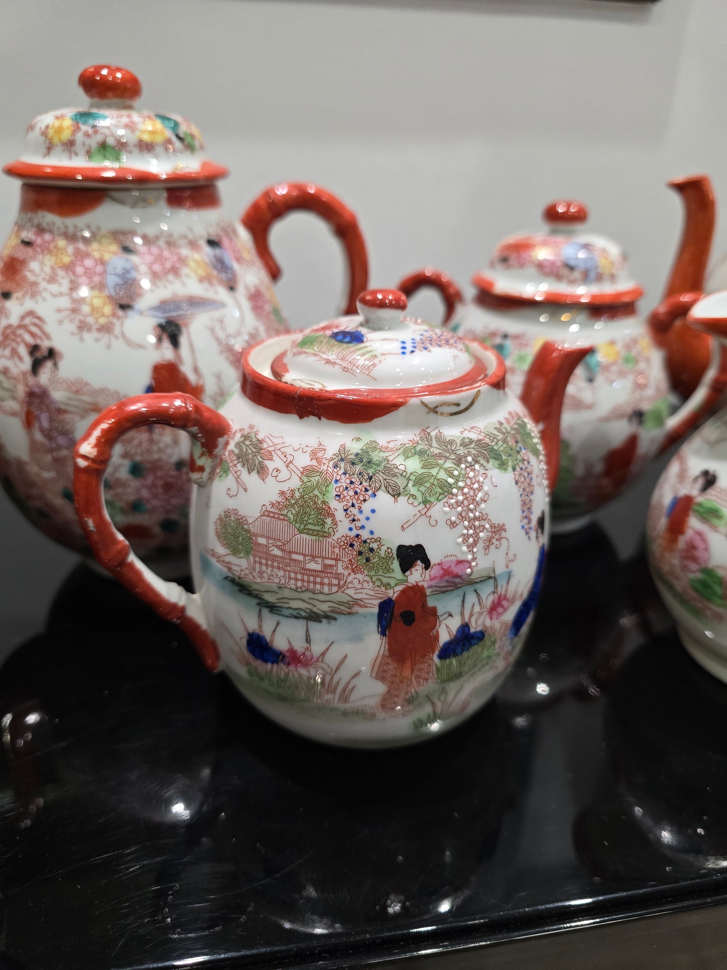 Service à thé japonais Satsuma – Décor scènes traditionnelles – XXe siècle