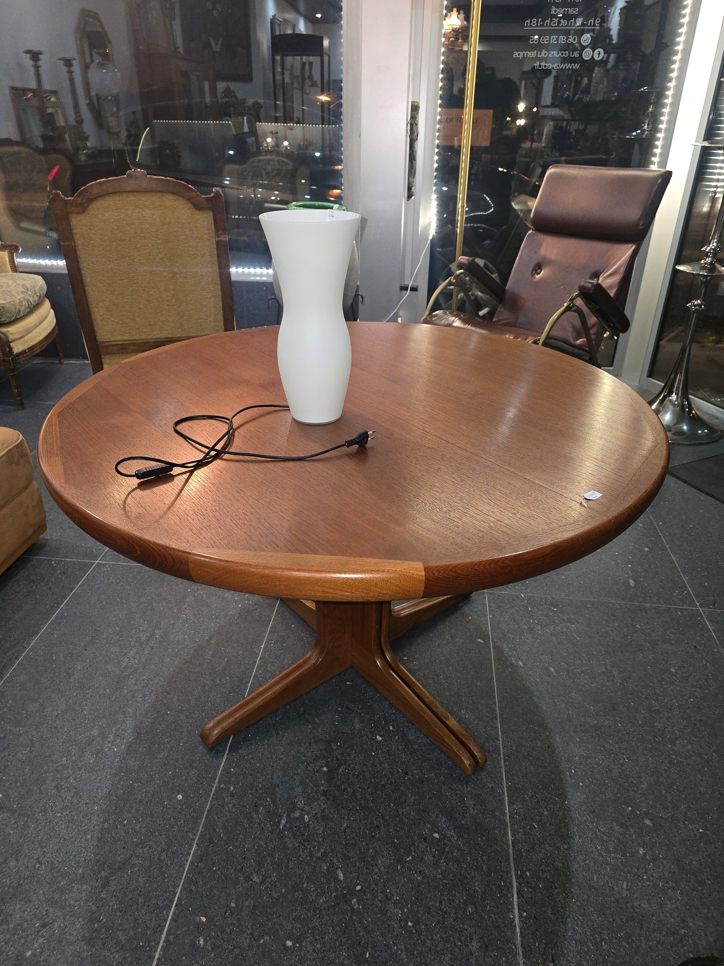 Table ronde extensible en teck – Design scandinave vintage – Ø120 cm + 2 rallonges