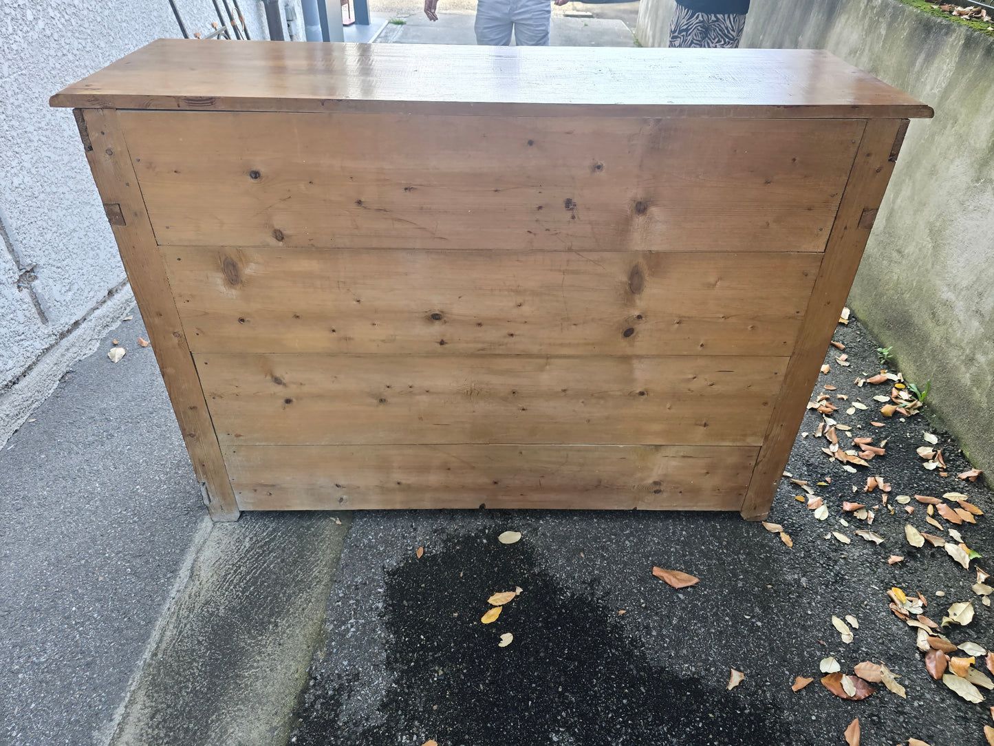Buffet ancien de ferme en cerisier massif – style campagne rustique