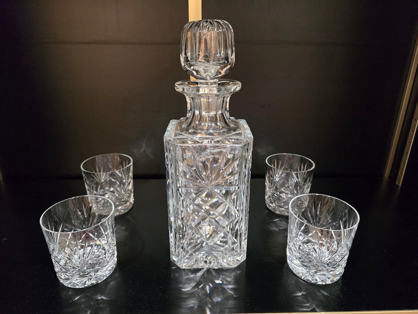 Service à whisky – carafe et 4 verres en cristal