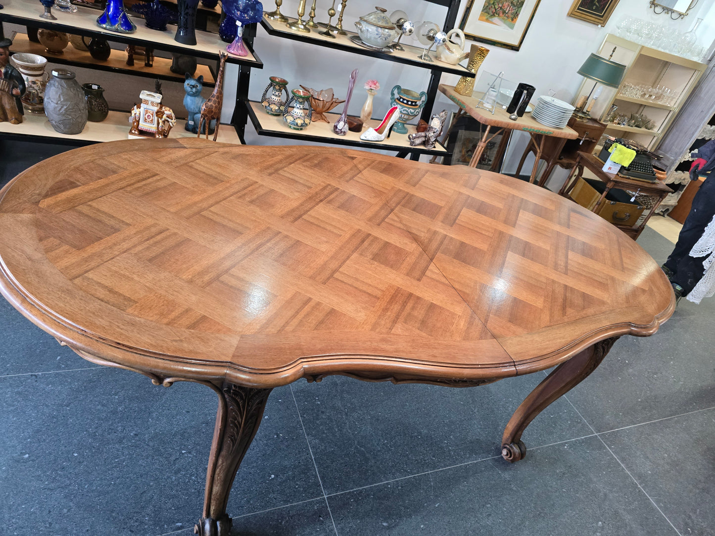 Table de salle à manger extensible – Style Louis XV – Plateau marqueté 1m80 - 3m30