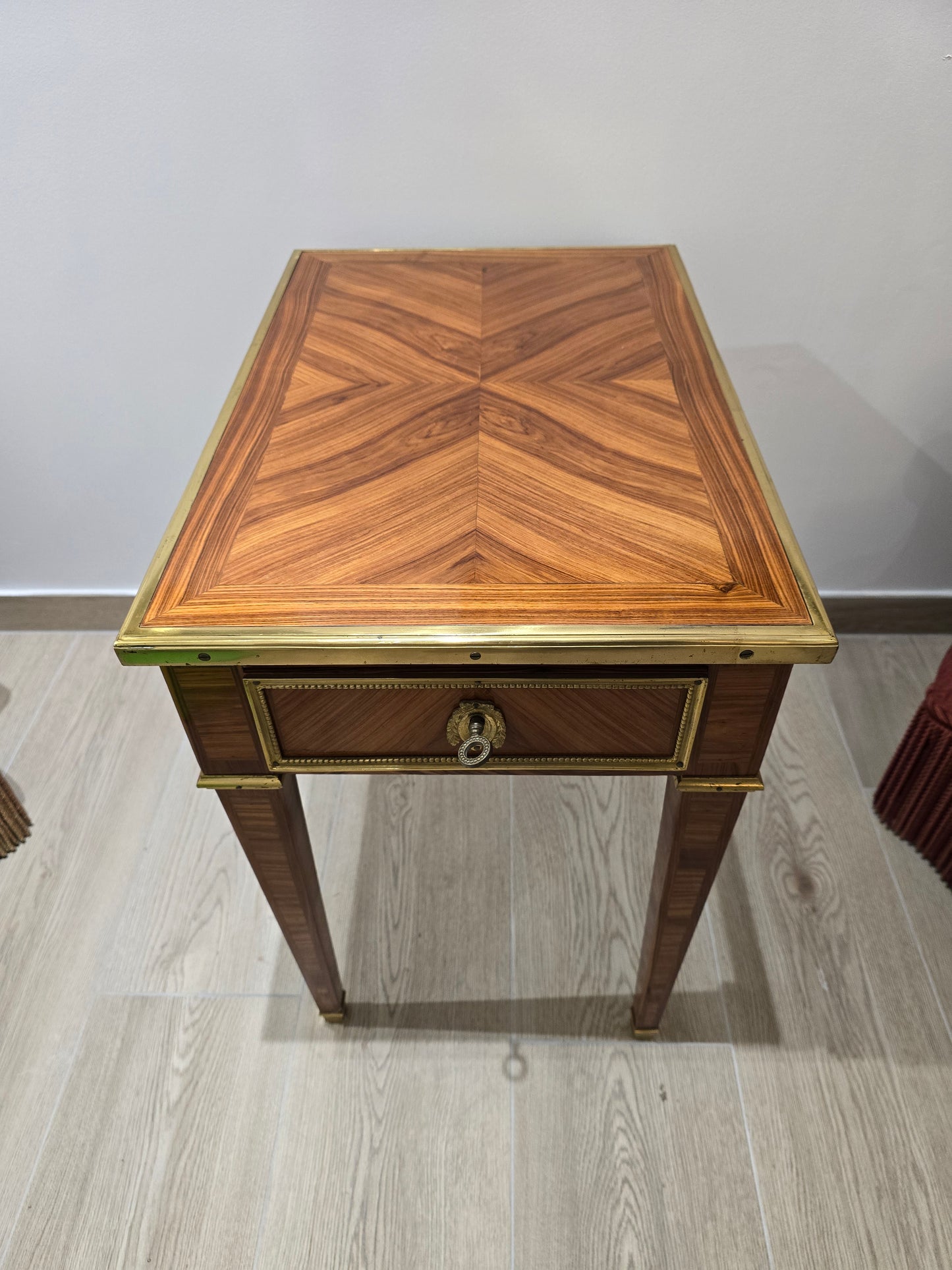 Table d’appoint marqueterie ancienne style directoire empire