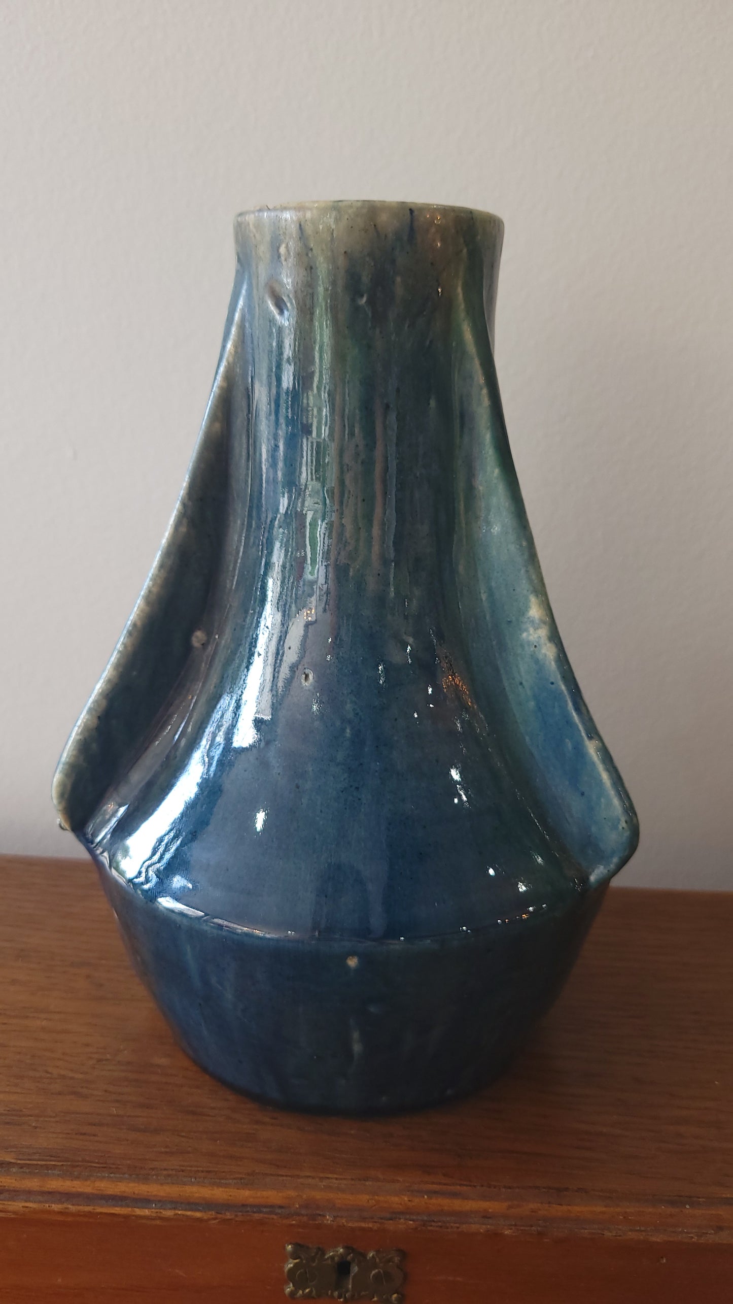 Vase vintage en céramique émaillée bleue
