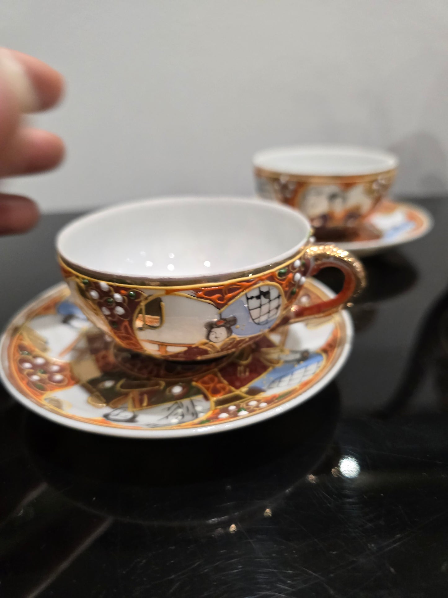 Service à café ou thé japonais en porcelaine Satsuma – Décor personnages – Ensemble complet peint main