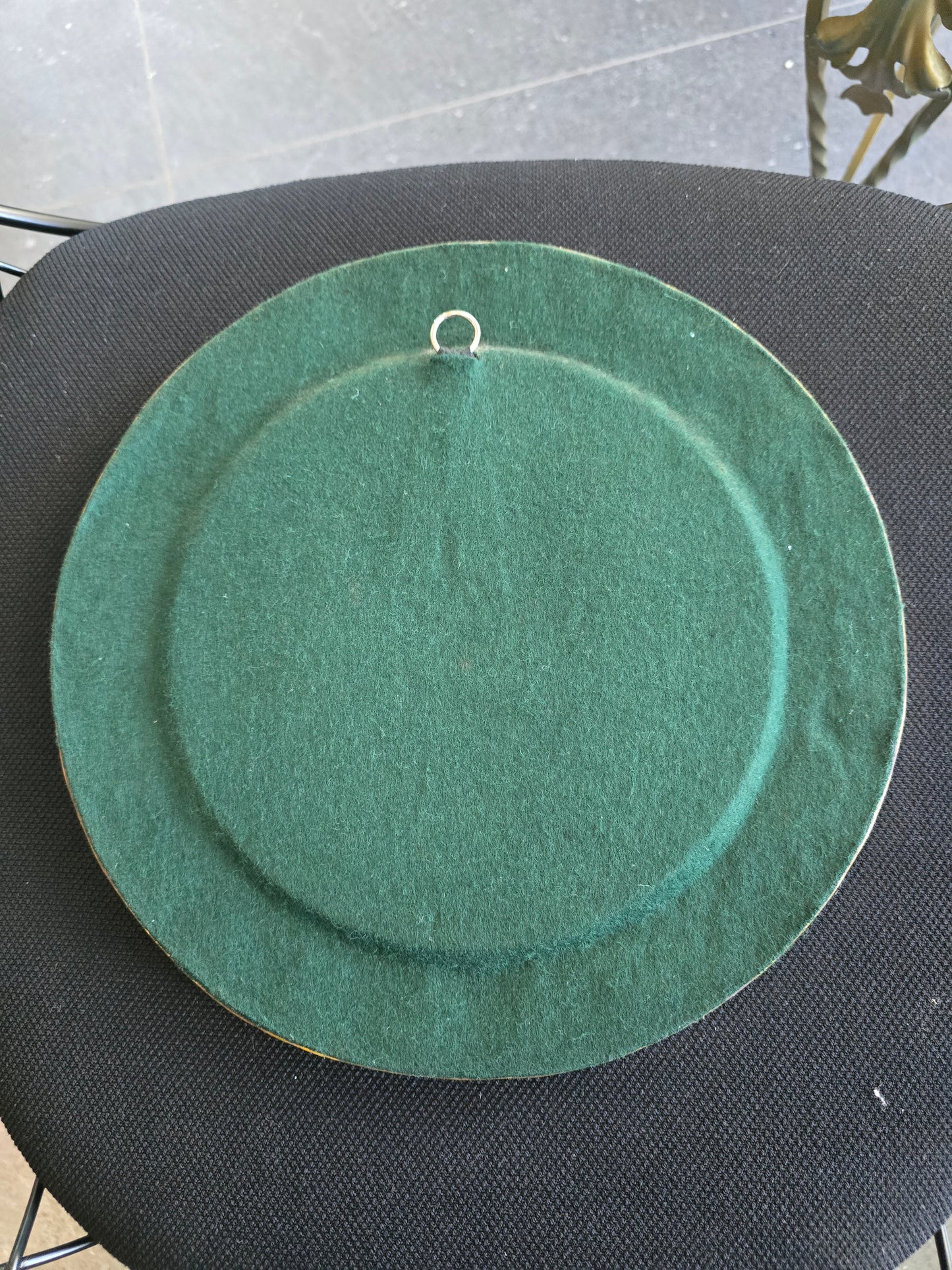 Mithé Espelt - miroir en céramique émaillée. Décor floral, années 1960