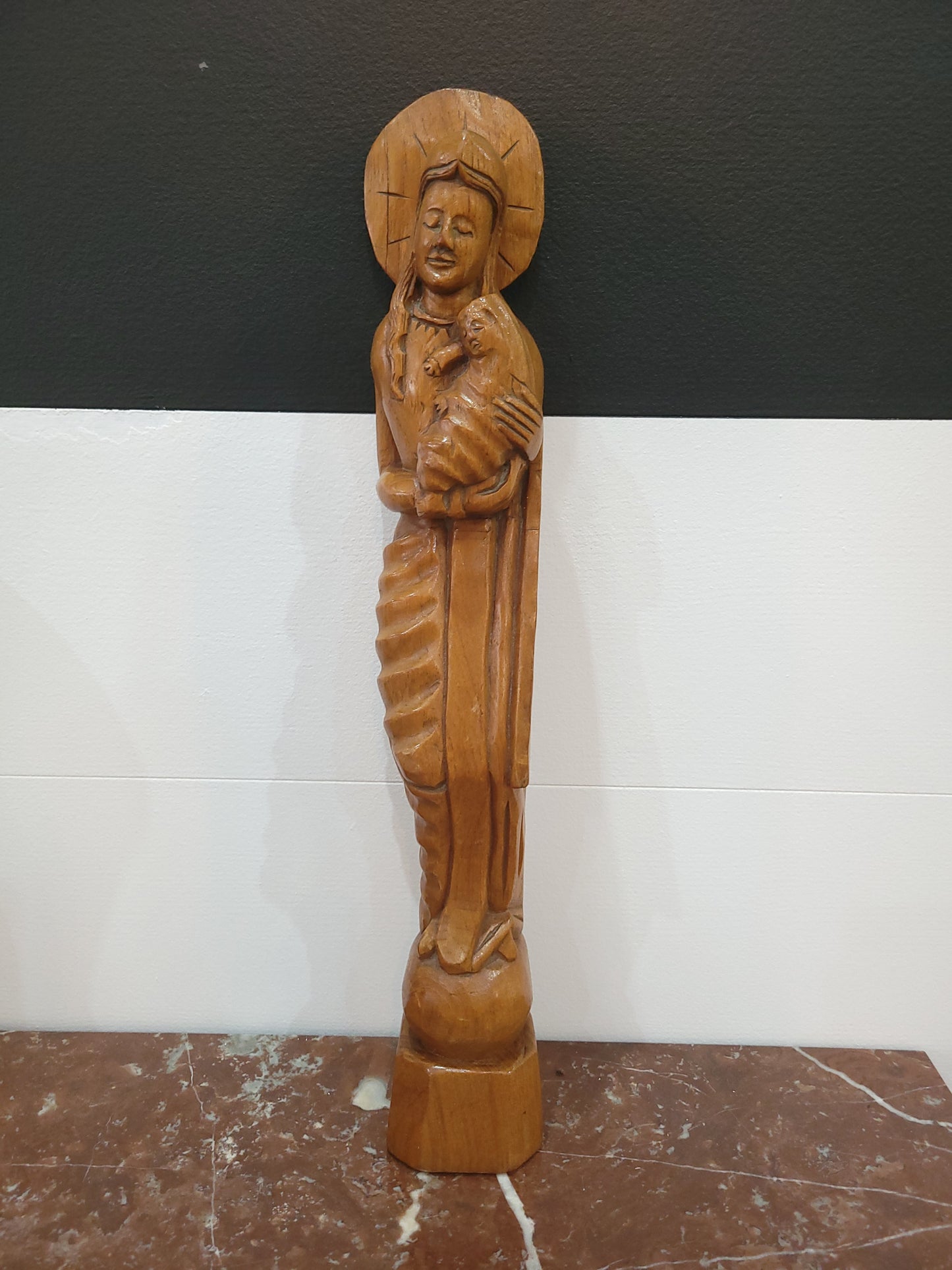 Sculpture religieuse en bois sculpté – Vierge à l’Enfant
