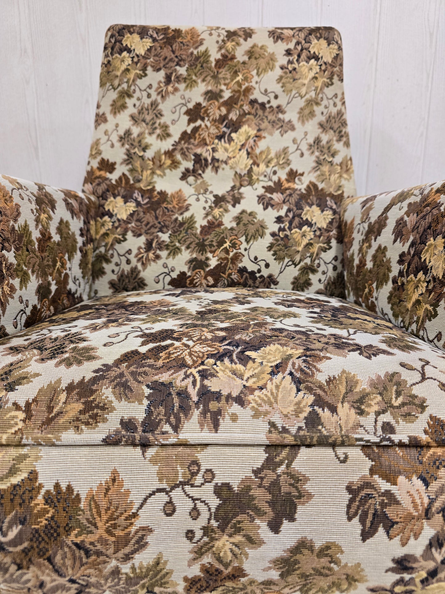 Paire de fauteuils Mid-Century Design – Piètement compas métal & tapisserie jacquard – Années 1960