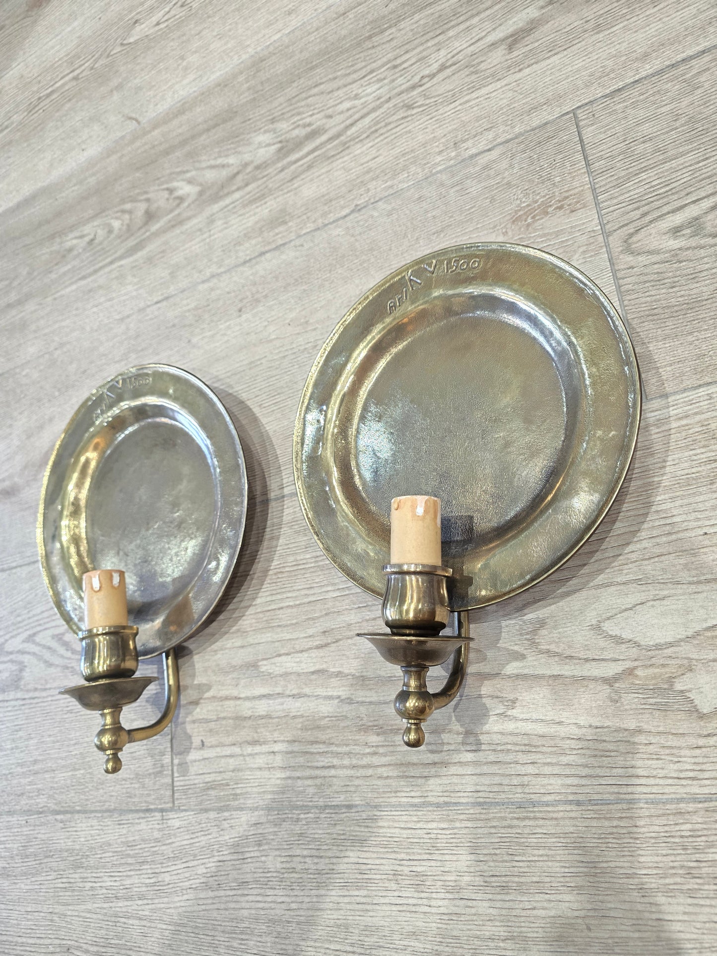 Lot de 2 appliques murales vintage Ari KV 1500 – bronze patiné – Ø 25 cm