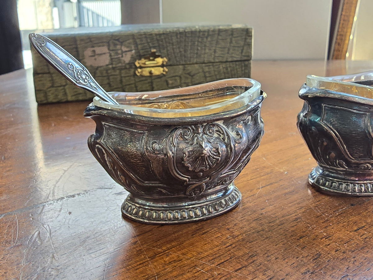 Paire de salerons en argent massif et cristal – écrin Perrusset, Nancy
