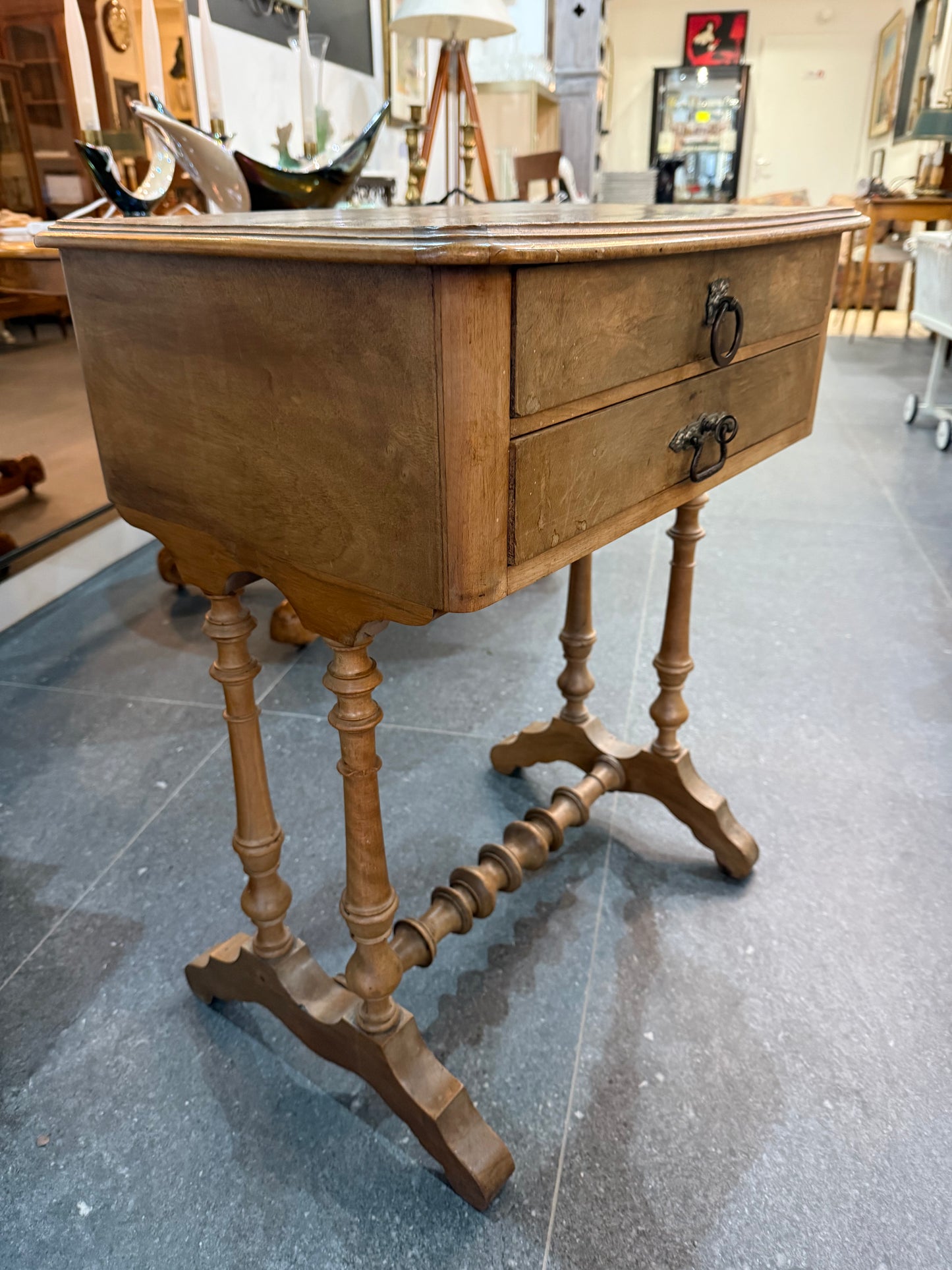 Table de salon / Travailleuse ancienne en bois – XIXe siècle