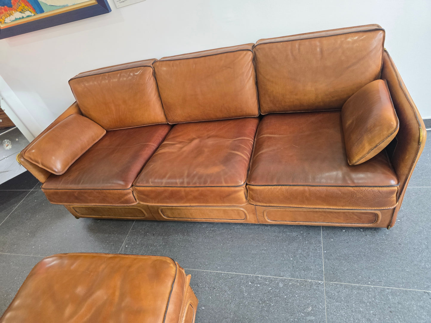Salon Roche Bobois vintage années 80 – Cuir de buffle cognac – 2 canapés + pouf