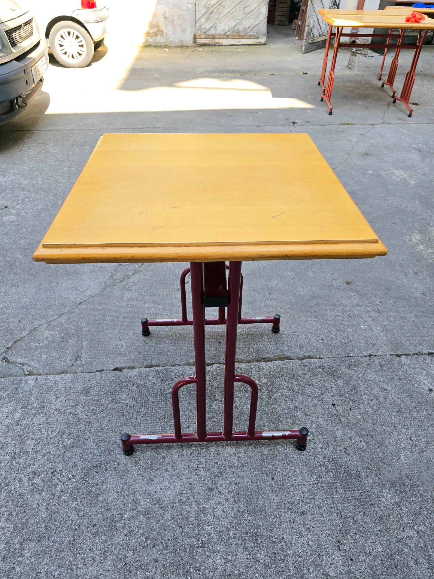 Petite table bistrot d’appoint