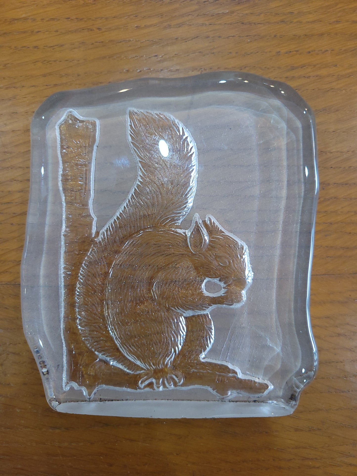 Presse-papiers décoratif en verre – Écureuil gravé