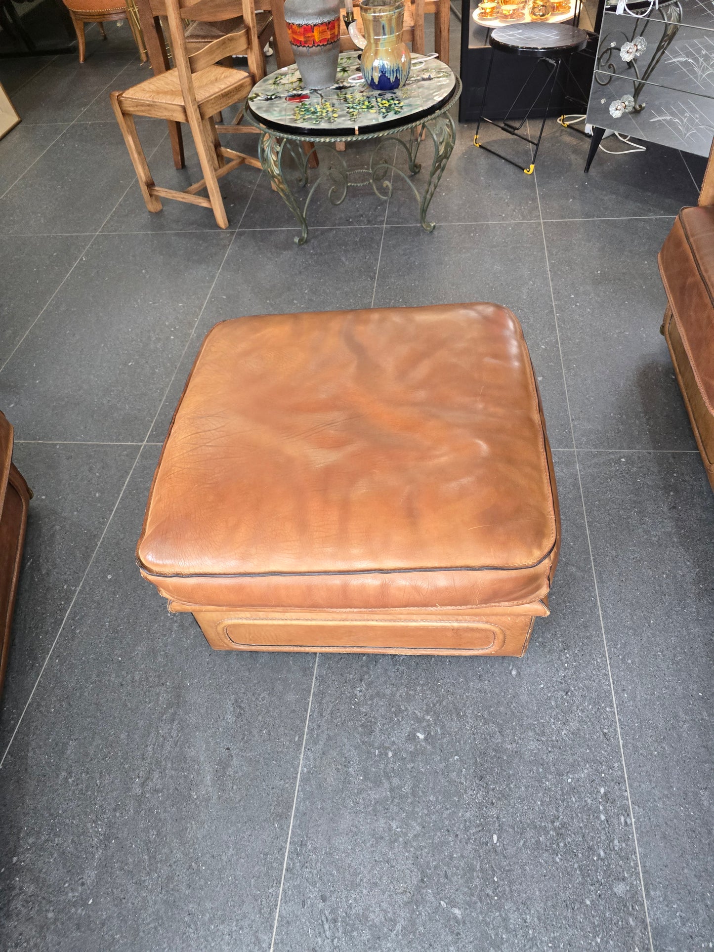 Salon Roche Bobois vintage années 80 – Cuir de buffle cognac – 2 canapés + pouf