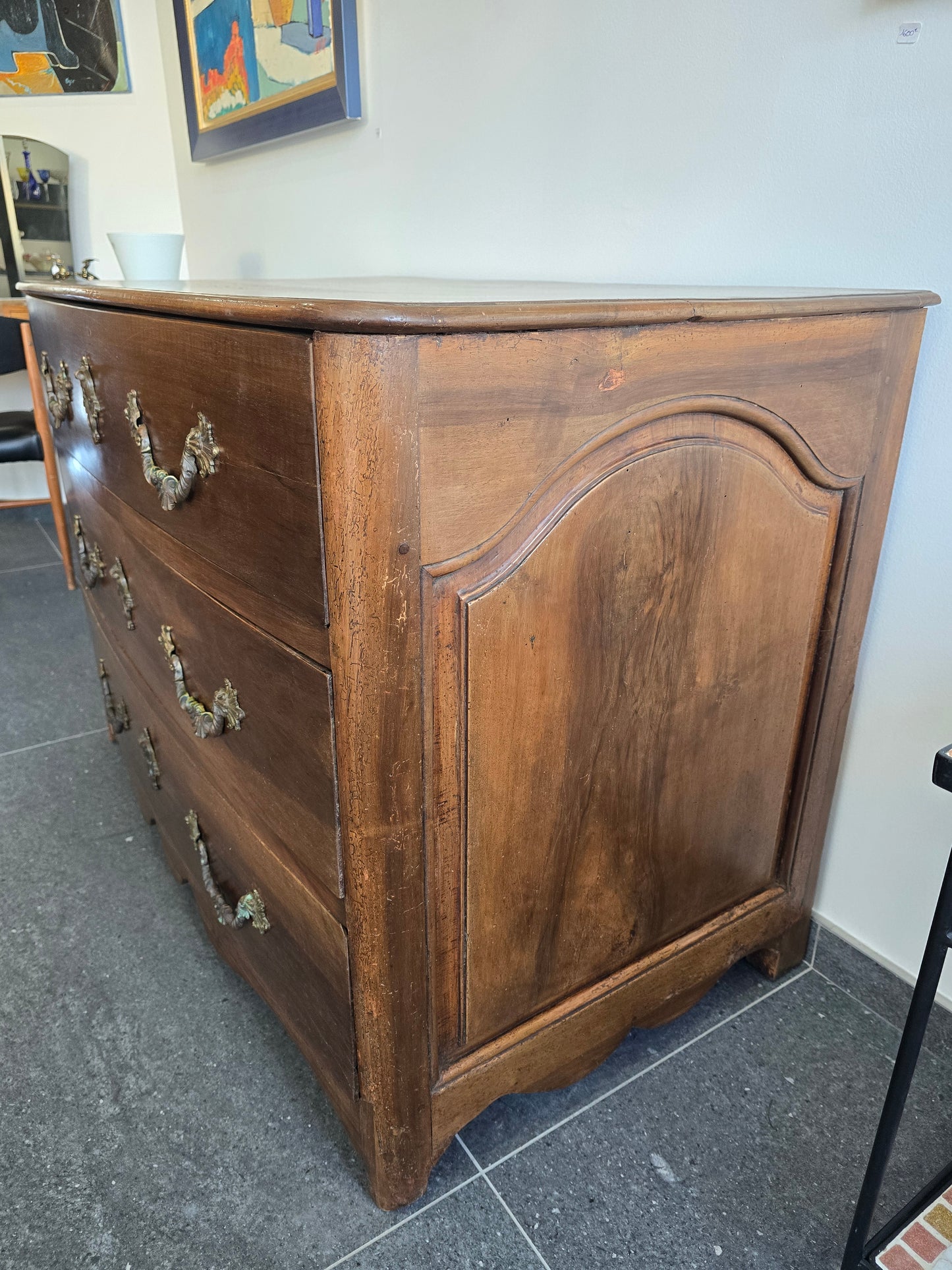 Commode provinciale en noyer massif – Époque Louis XIV / Régence – Début XVIIIᵉ siècle