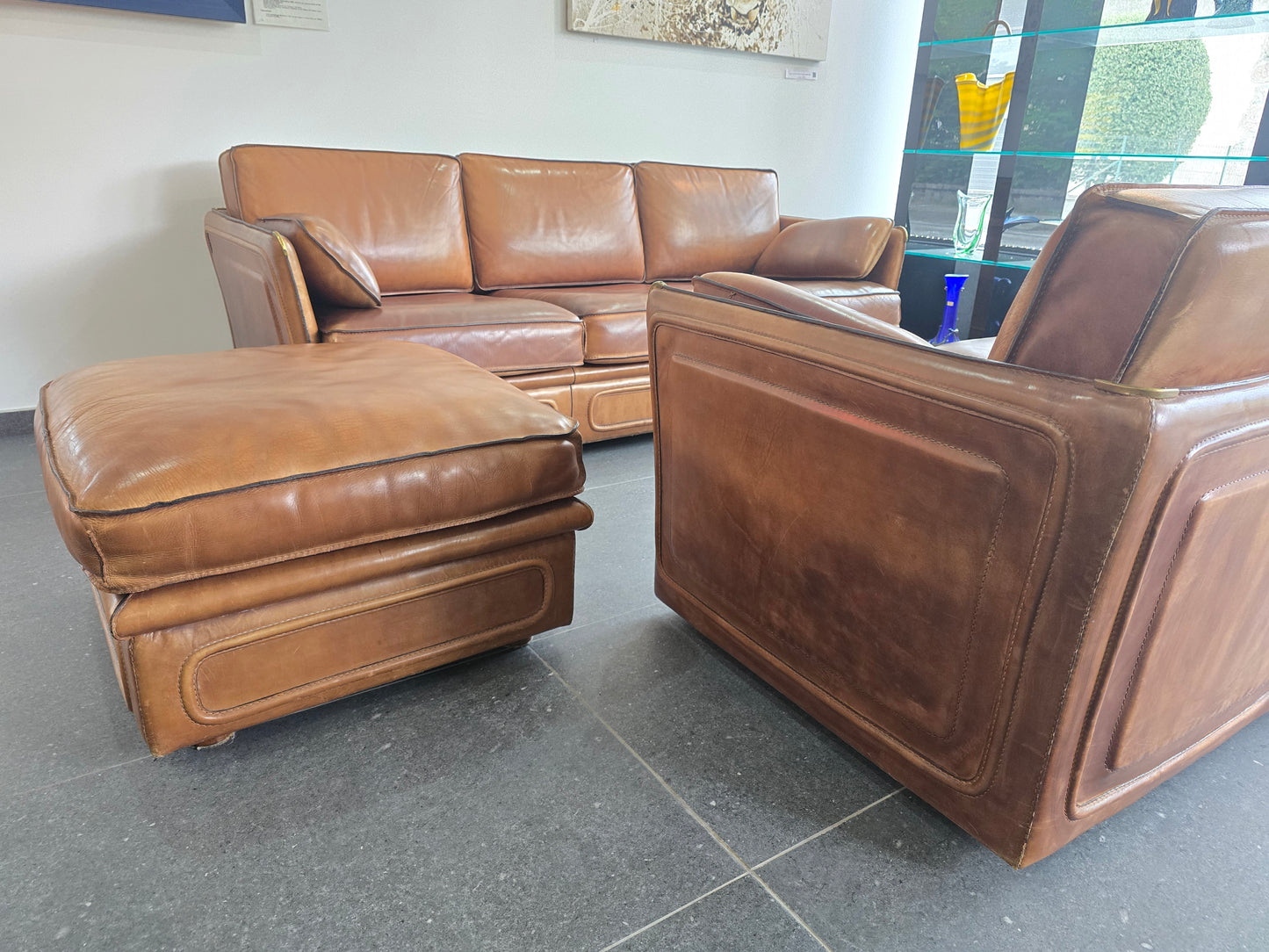 Salon Roche Bobois vintage années 80 – Cuir de buffle cognac – 2 canapés + pouf