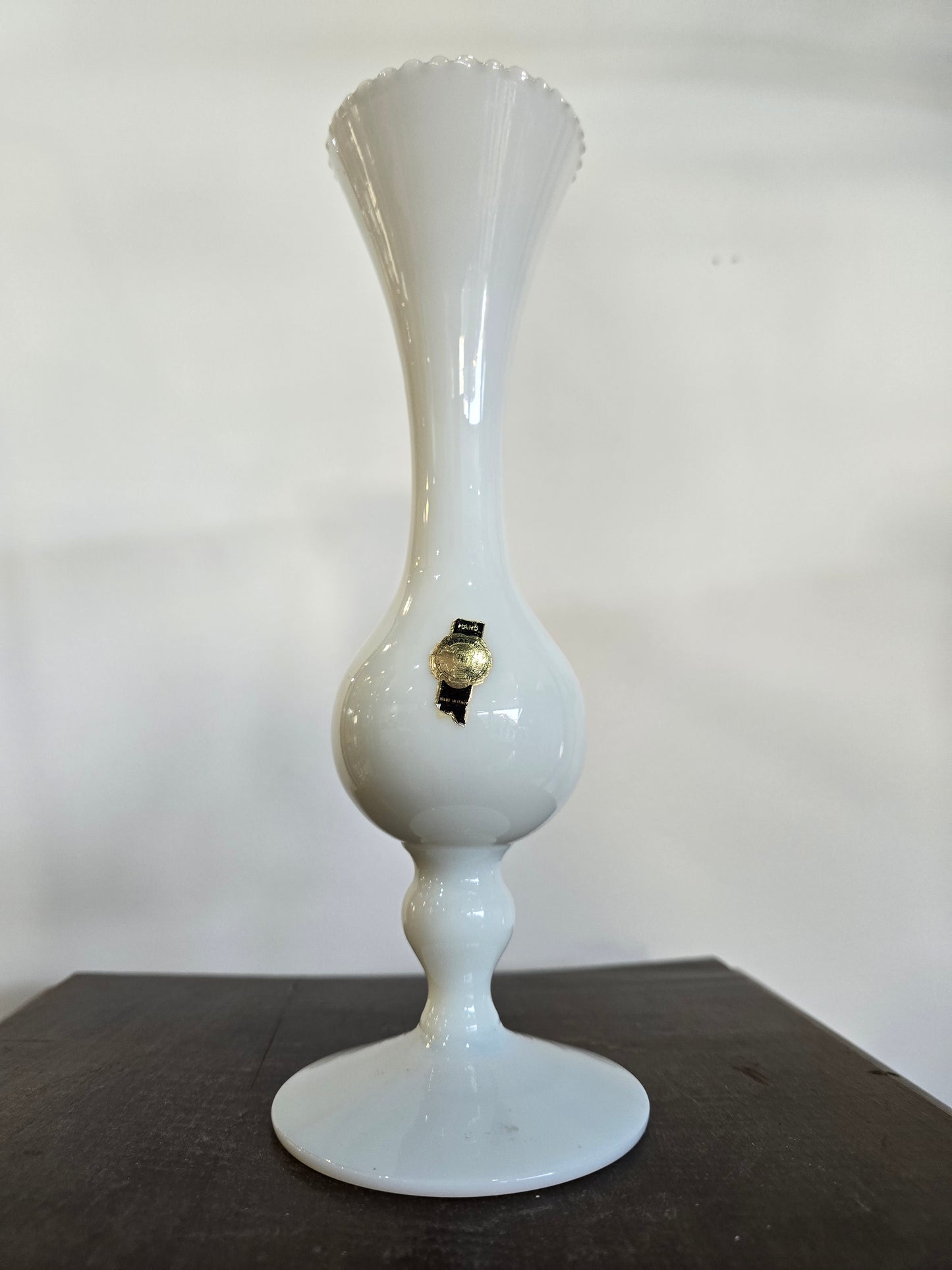 Vase en verre opalin blanc – Travail artisanal