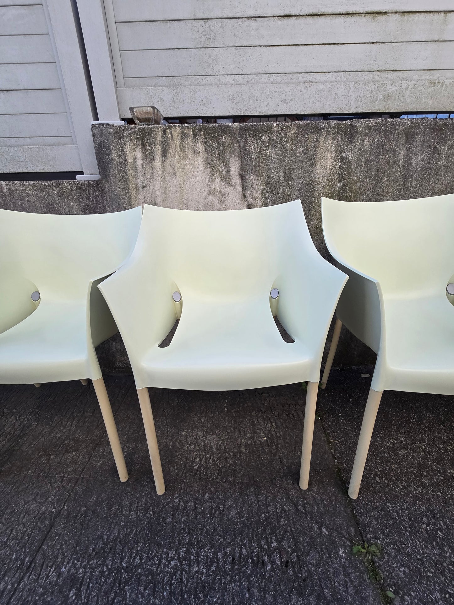 6 fauteuils DR. NO by Philippe Starck pour Kartell – design italien empilable