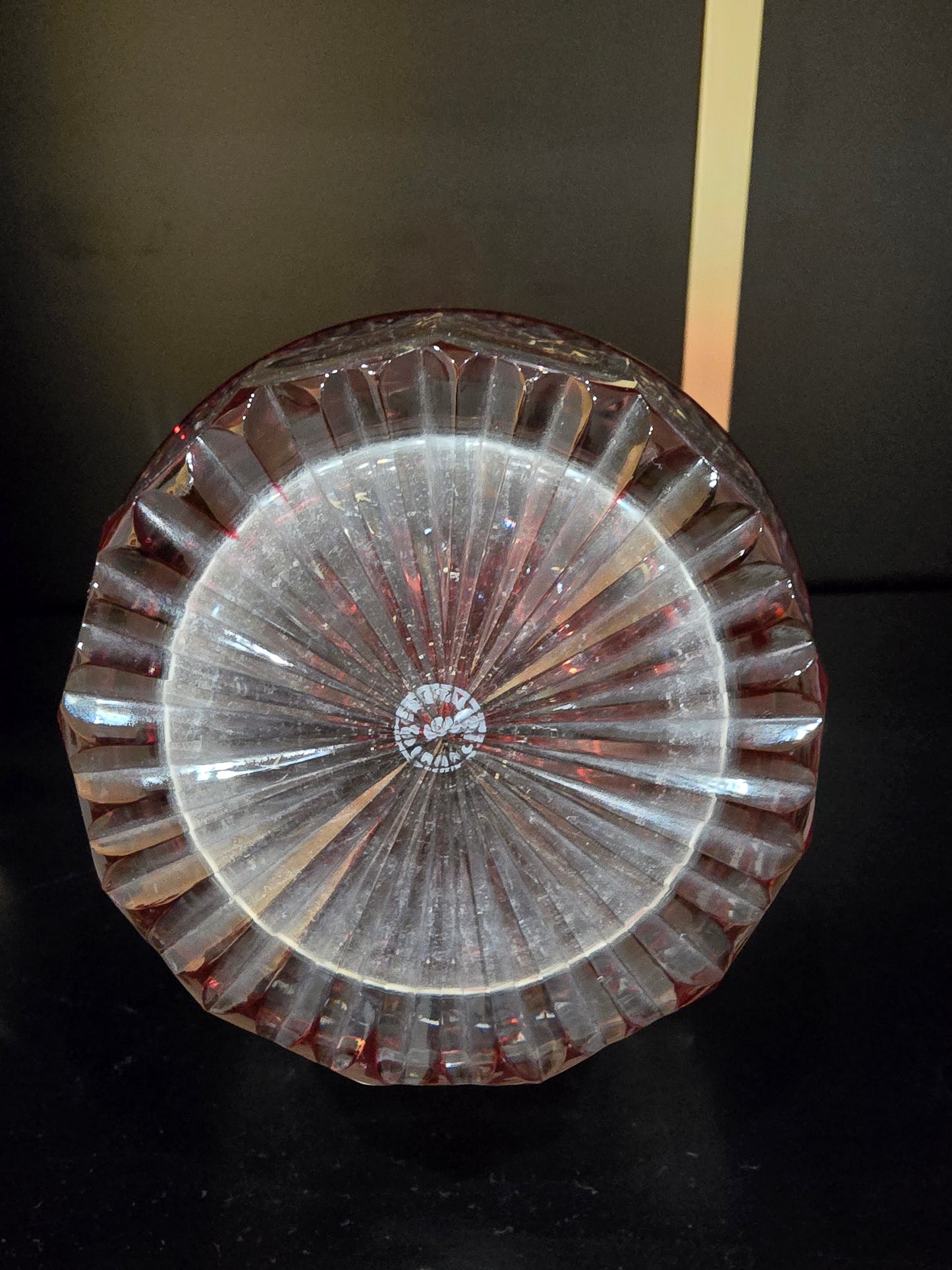 Carafe aiguière en cristal doublé rouge – Saint-Louis
