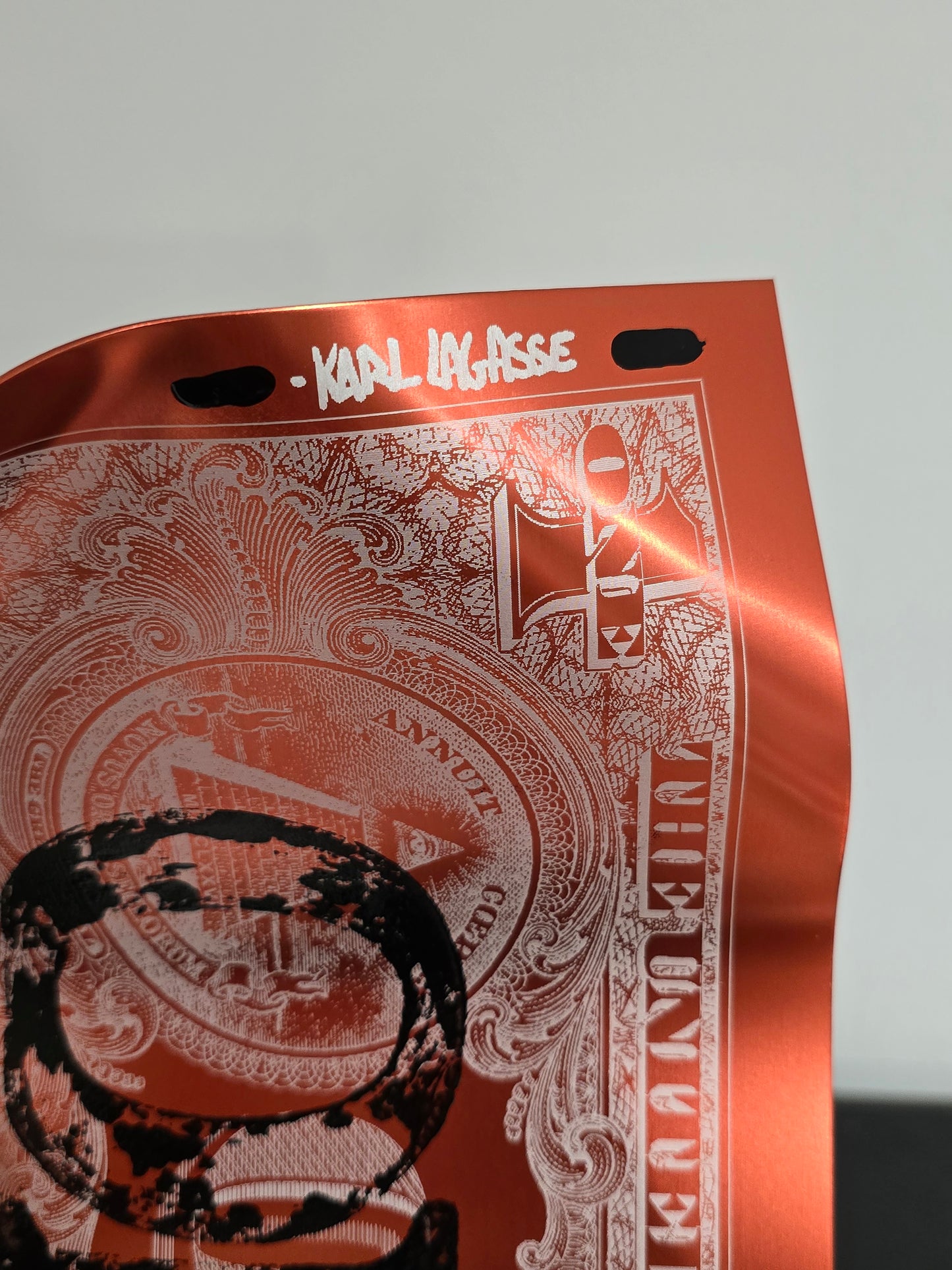 One dollar rouge/noir -Karl lagasse 11/14
