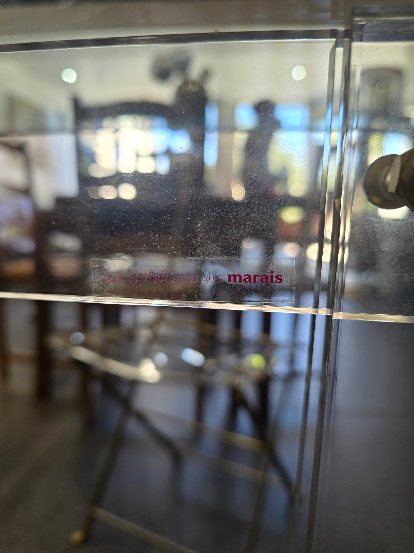 Marais International – Table & 2 chaises « Les Invisibles de Marais »
