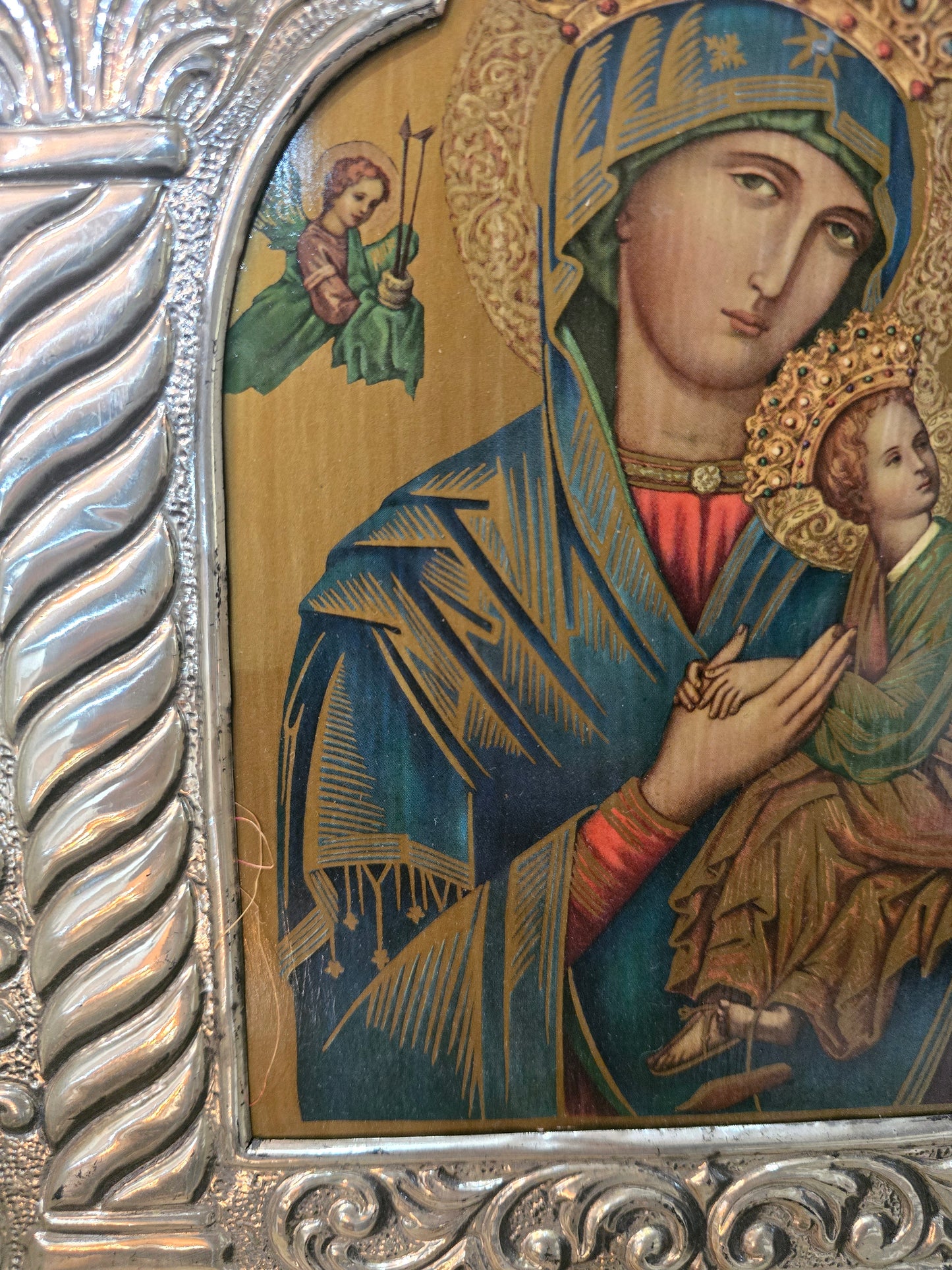 Icône religieuse orthodoxe – Vierge à l’Enfant – Cadre argent repoussé – 37×30 cm