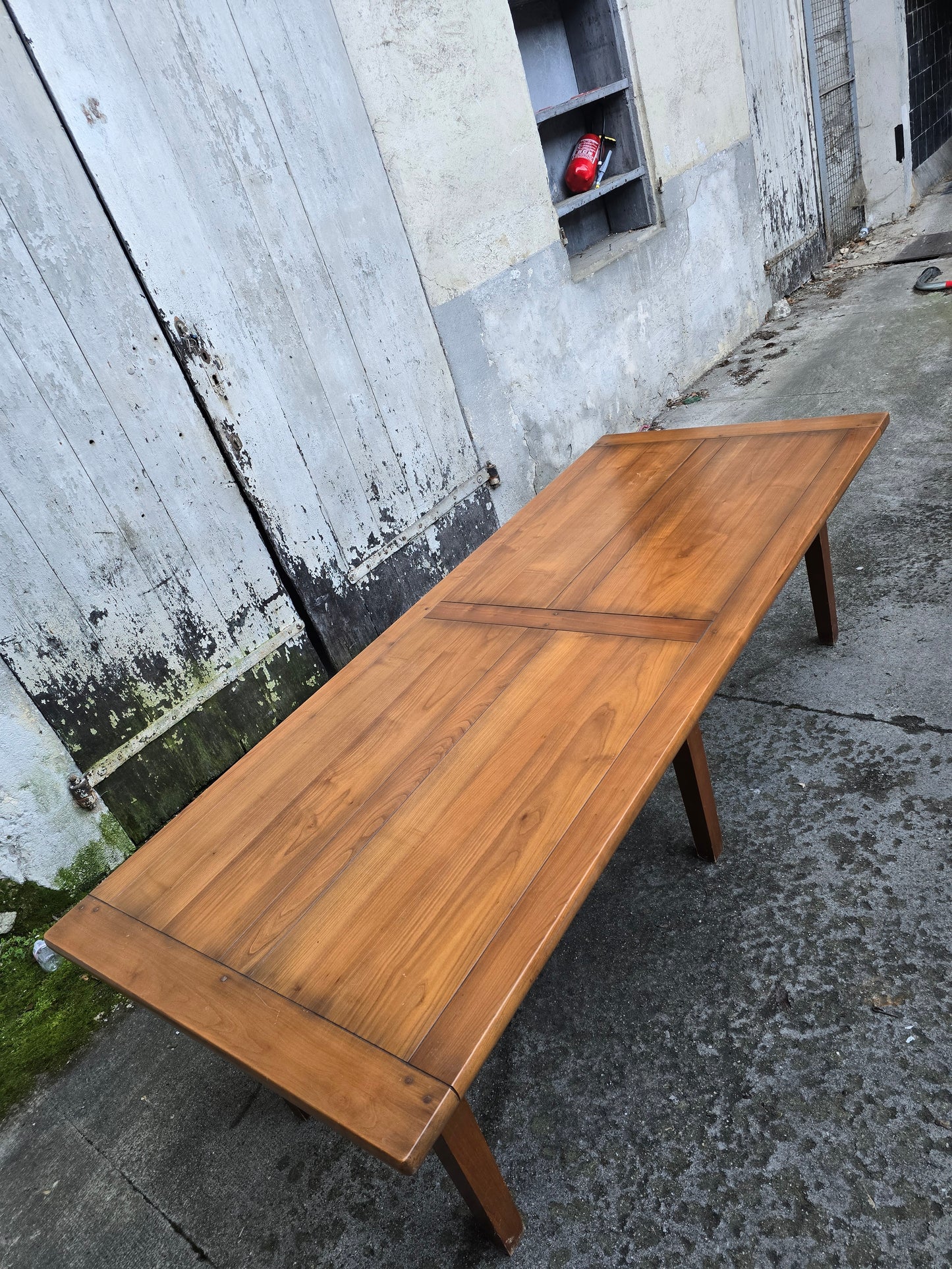 Grande table de salle a manger en bois massif- 2m50