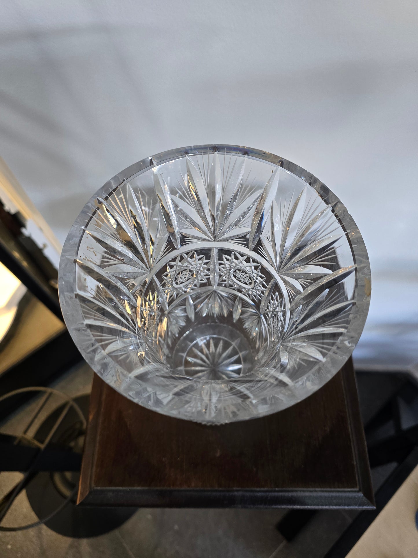 Vase en cristal taillé – Décor géométrique – XXe siècle