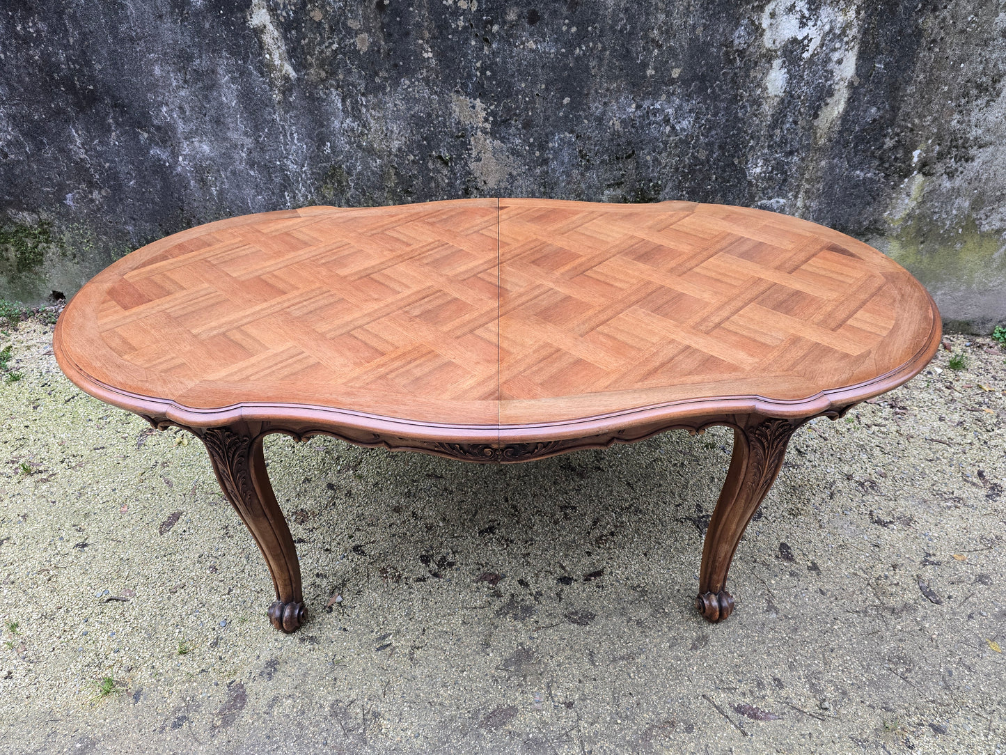 Table de salle à manger extensible – Style Louis XV – Plateau marqueté 1m80 - 3m30