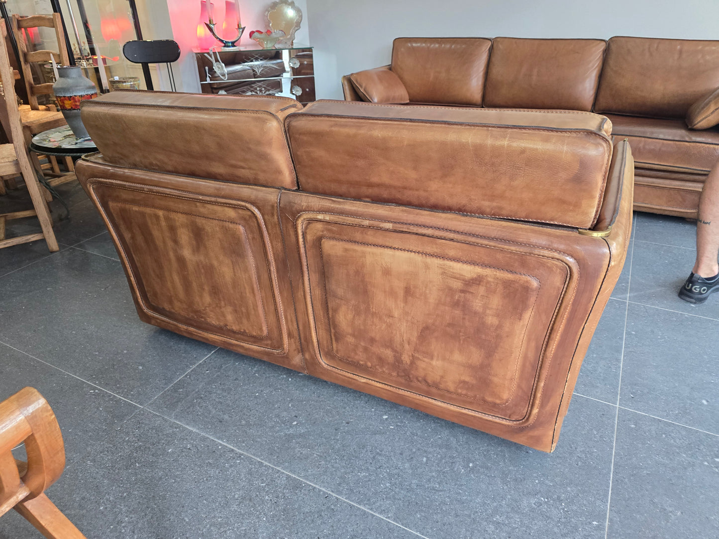 Salon Roche Bobois vintage années 80 – Cuir de buffle cognac – 2 canapés + pouf