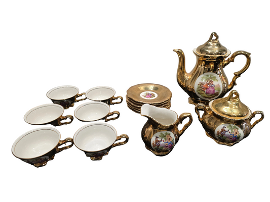 Service à café ancien en porcelaine dorée – Bavaria – Scènes galantes