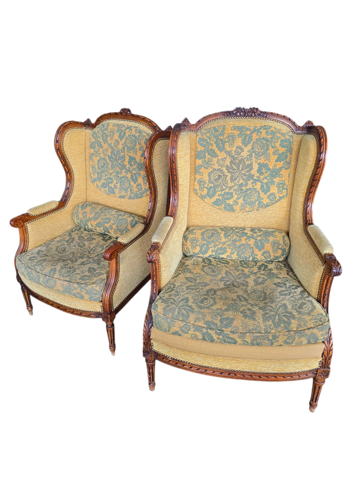 fauteuils bergères Louis XVI – paire dépareillées – XIXe / début XXe