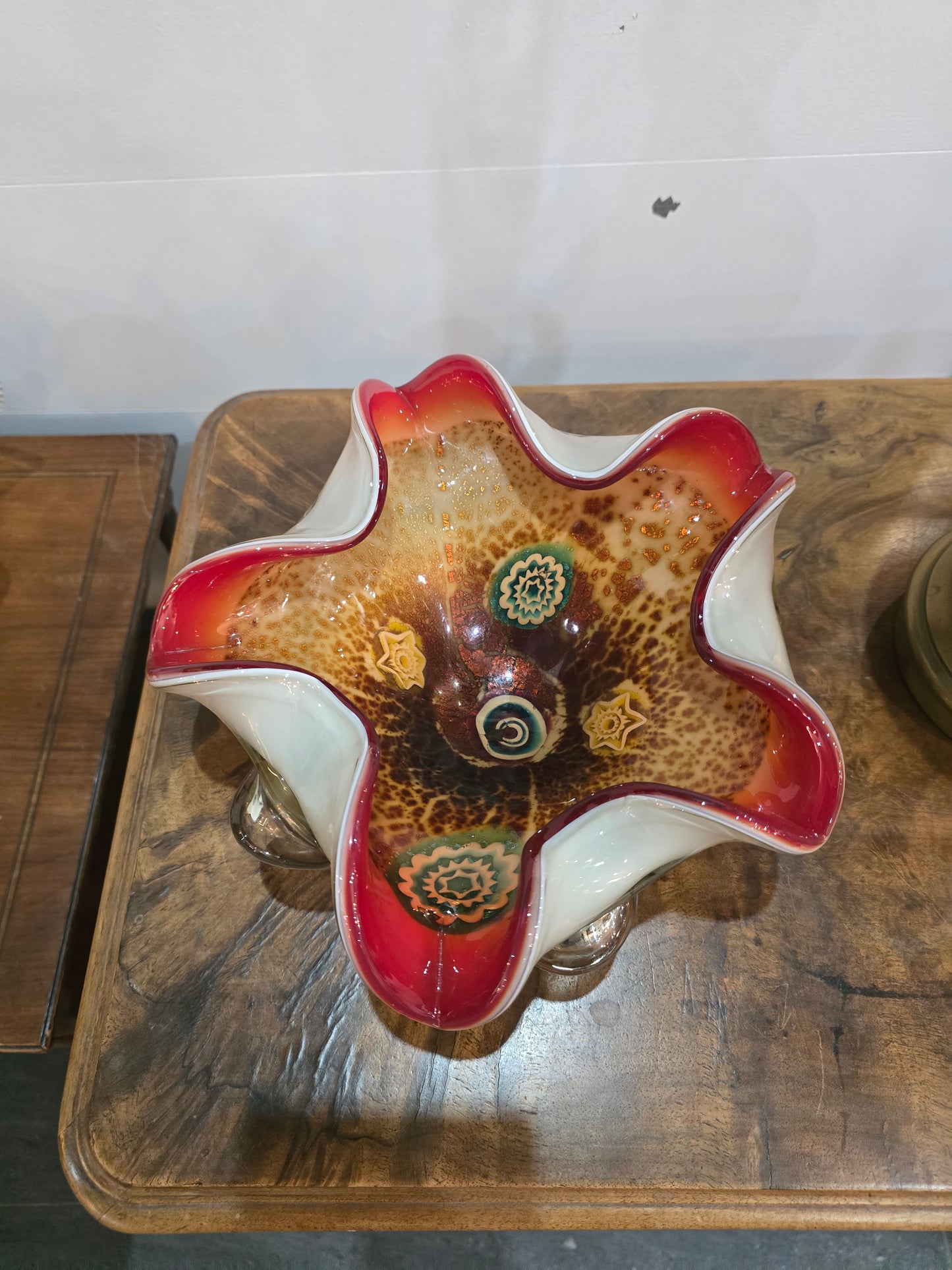 Coupe en verre de Murano – Millefiori & bord rouge – 26 cm