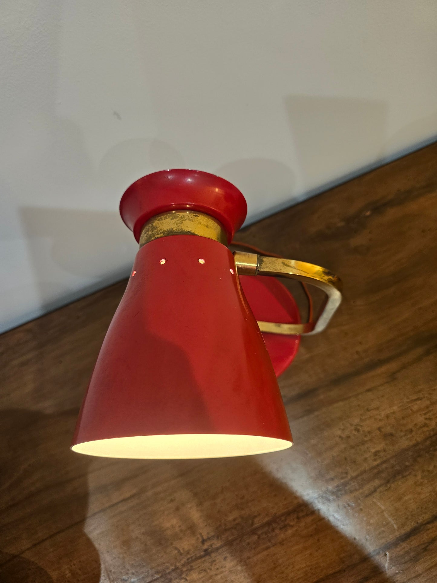 Lampe de bureau vintage style diabolo, rouge et laiton – années 50/60