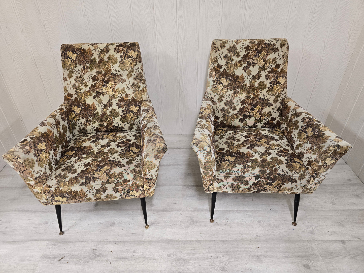 Paire de fauteuils Mid-Century Design – Piètement compas métal & tapisserie jacquard – Années 1960