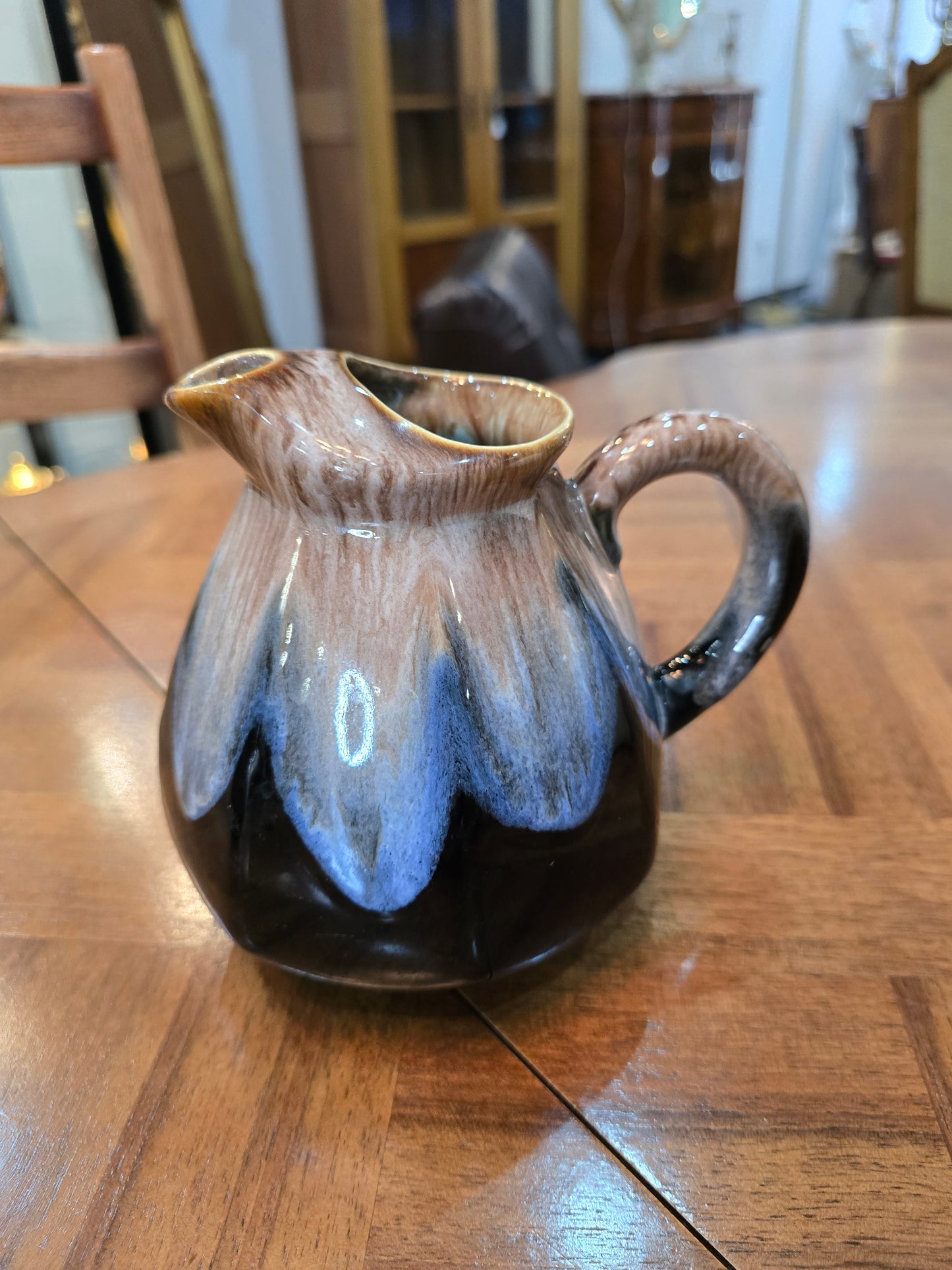 Pichet en grès émaillé à bec verseur – Céramique décorative, France, années 1970