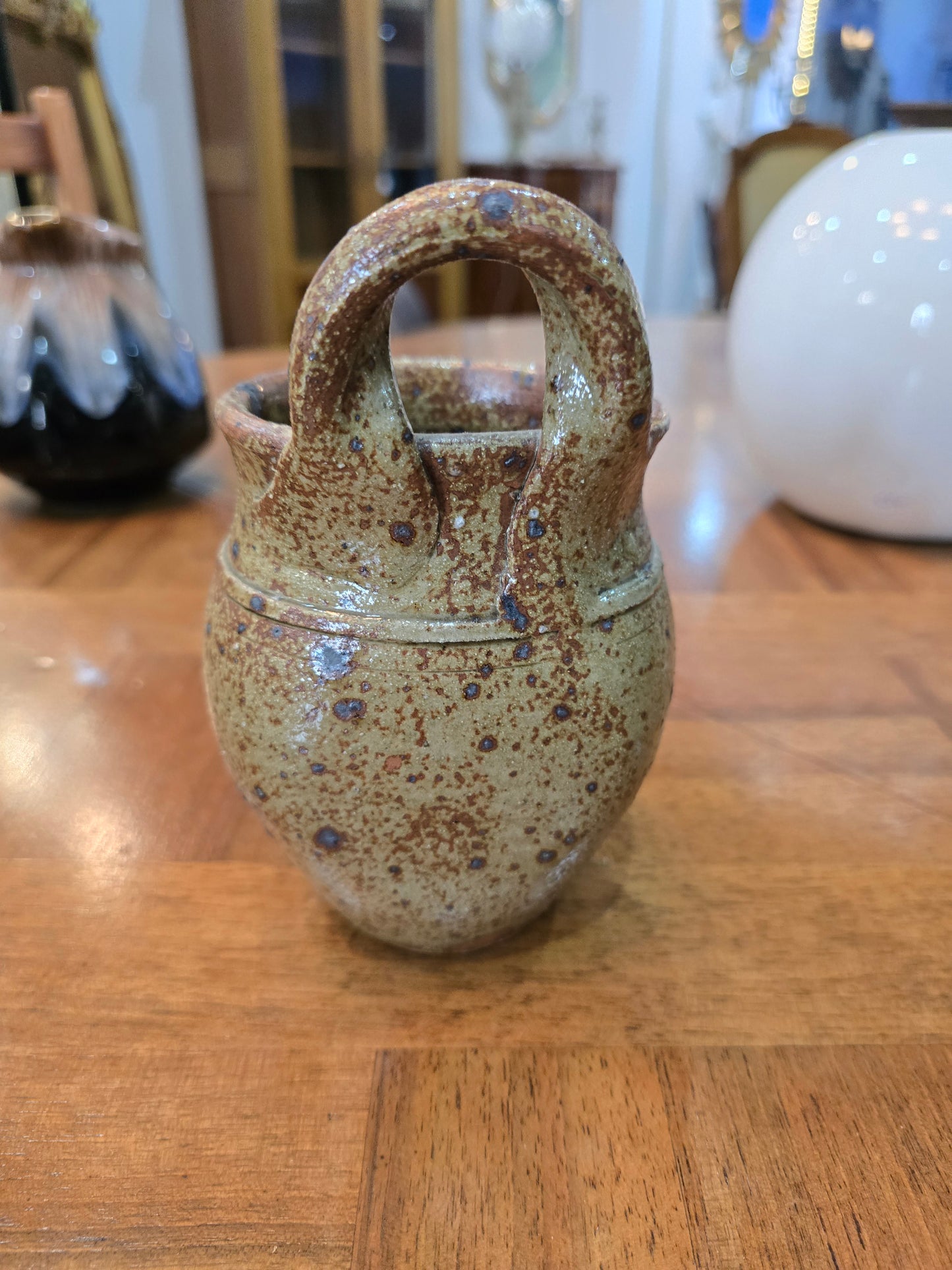 Petit pot en grès émaillé à anse – Céramique utilitaire, France, XXᵉ siècle