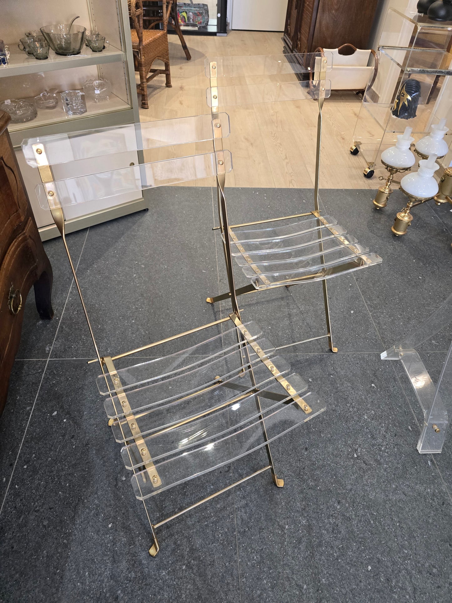 Marais International – Table & 2 chaises « Les Invisibles de Marais »