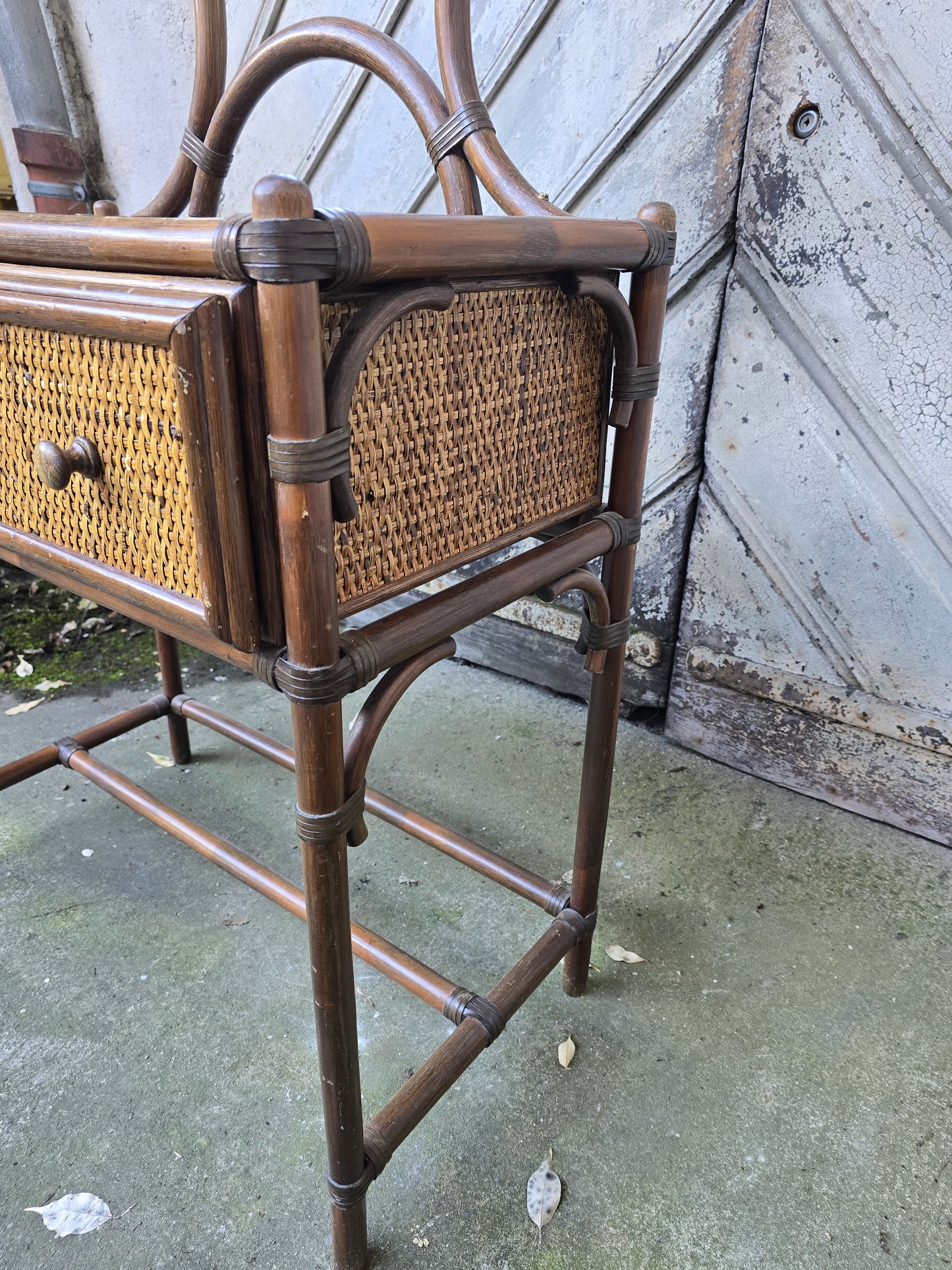 Coiffeuse en bambou et rotin avec miroir – style exotique années 1960 / 1970