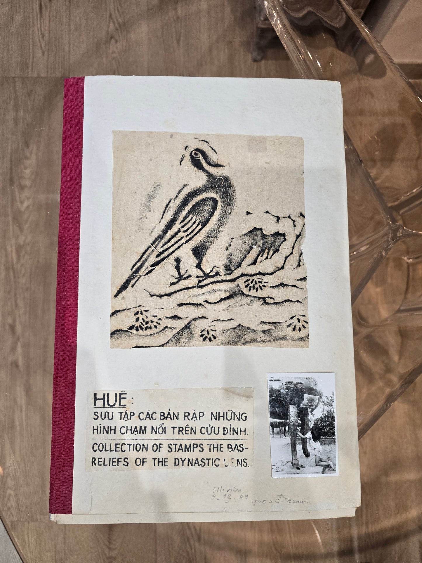 Album ancien de frottages vietnamiens – Bas-reliefs des Cửu Đỉnh (Huế) – Série complète d’oiseaux – Rubbings traditionnels
