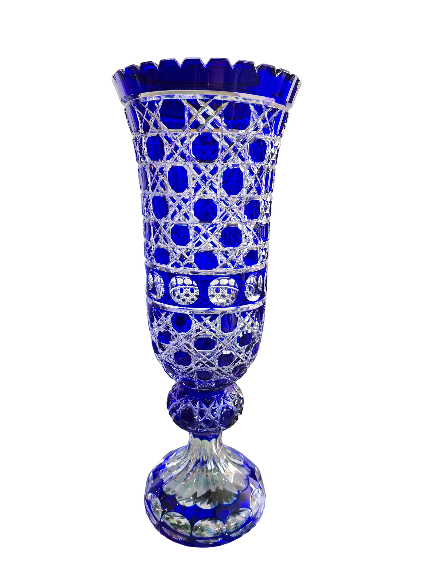 Vase en cristal taillé bleu cobalt “Les Grands Ducs” – Grand modèle sur pied