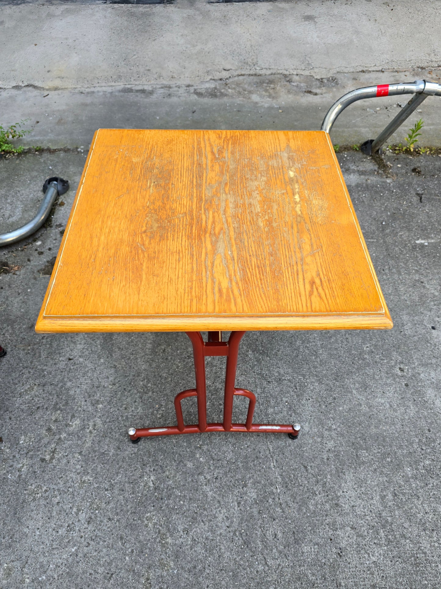 Petite table bistrot d’appoint