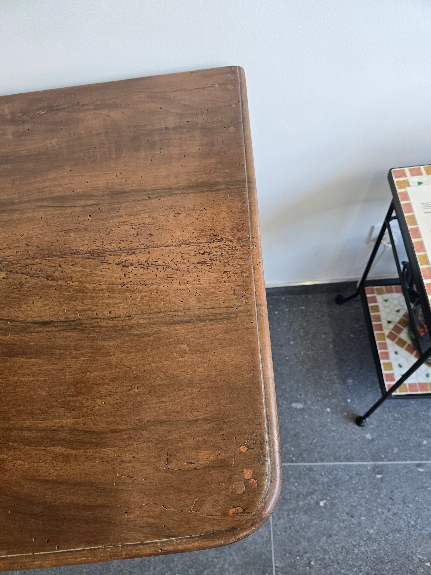 Commode provinciale en noyer massif – Époque Louis XIV / Régence – Début XVIIIᵉ siècle